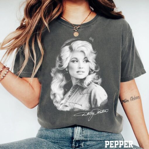 Dolly Parton Portrait T-Shirt #N